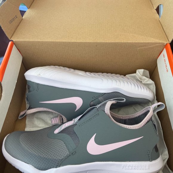 Nike Other - Flex Runner - Kids Size 2
